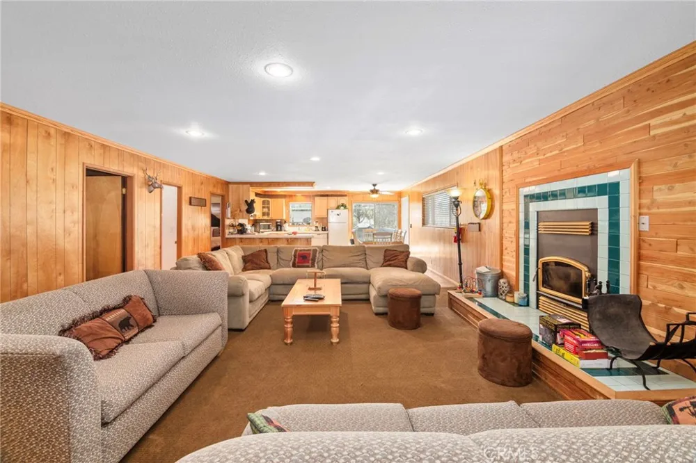 366 Curly Big Bear City, CA 92314
