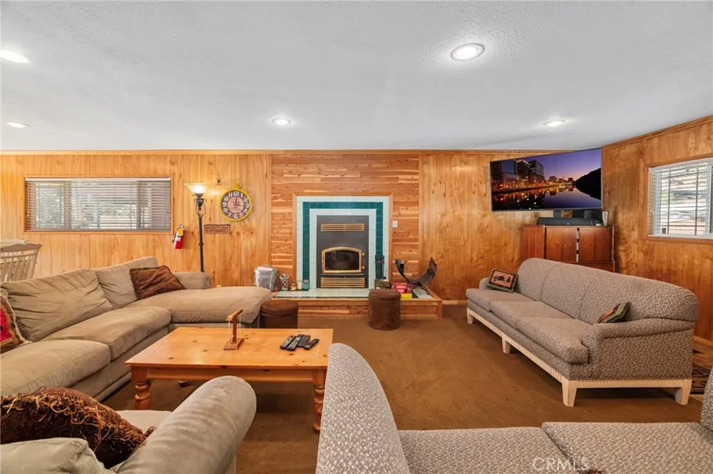 366 Curly Big Bear City, CA 92314