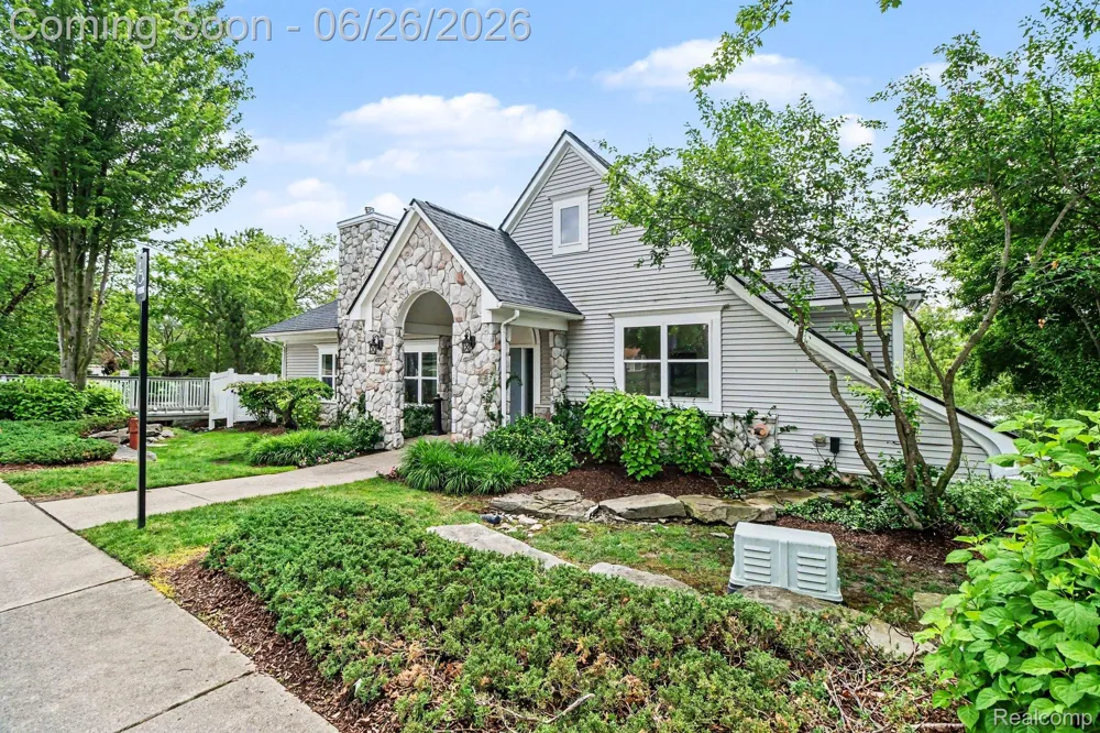 49847 Parkside Drive Northville Township, MI 48168