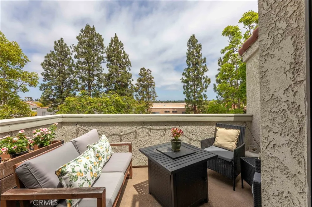 17151 Corbina Huntington Beach, CA 92649