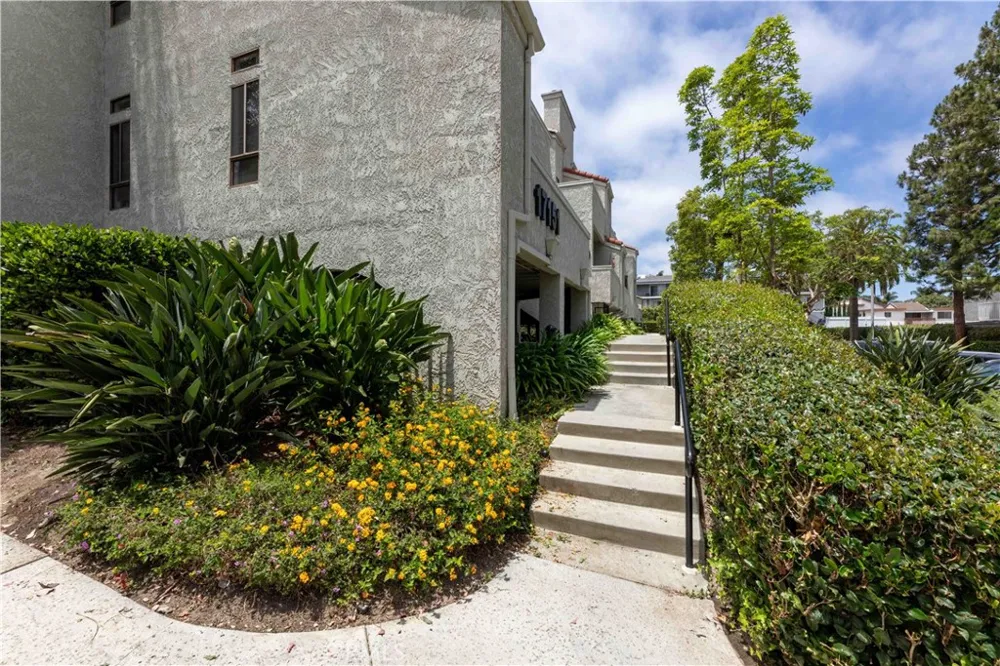 17151 Corbina Huntington Beach, CA 92649