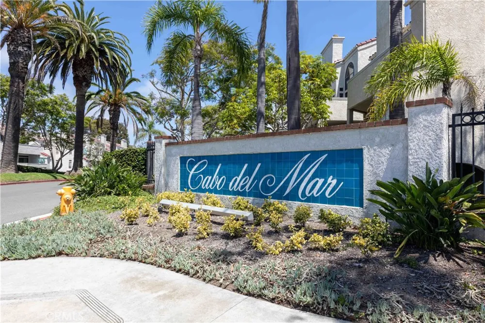 17151 Corbina Huntington Beach, CA 92649