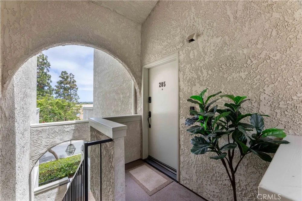 17151 Corbina Huntington Beach, CA 92649