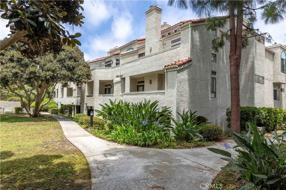 17151 Corbina Huntington Beach, CA 92649