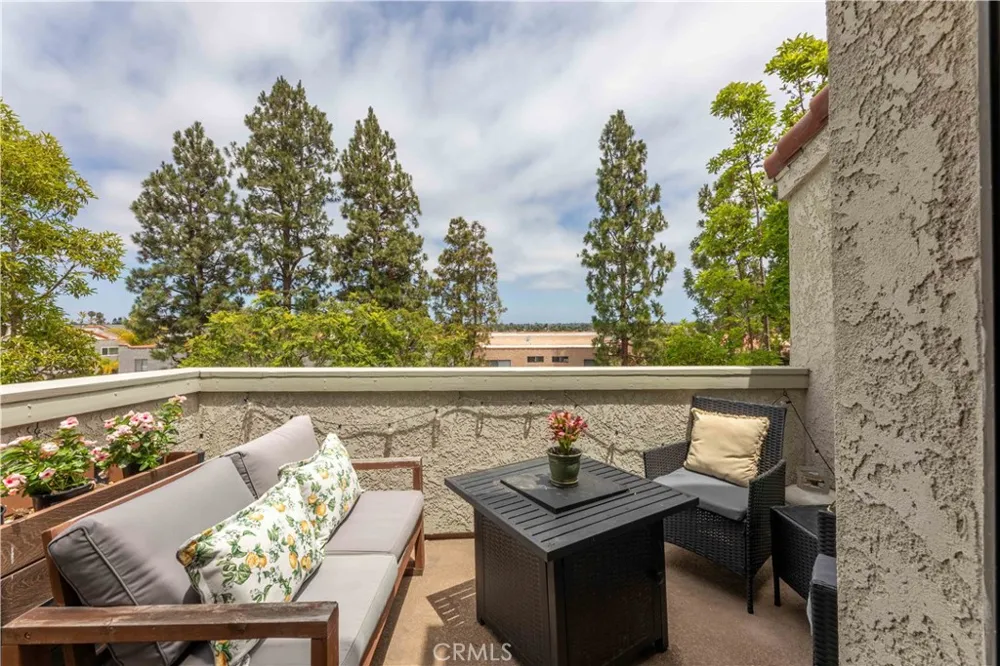 17151 Corbina Huntington Beach, CA 92649