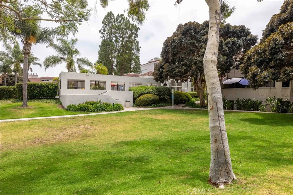 17151 Corbina Huntington Beach, CA 92649