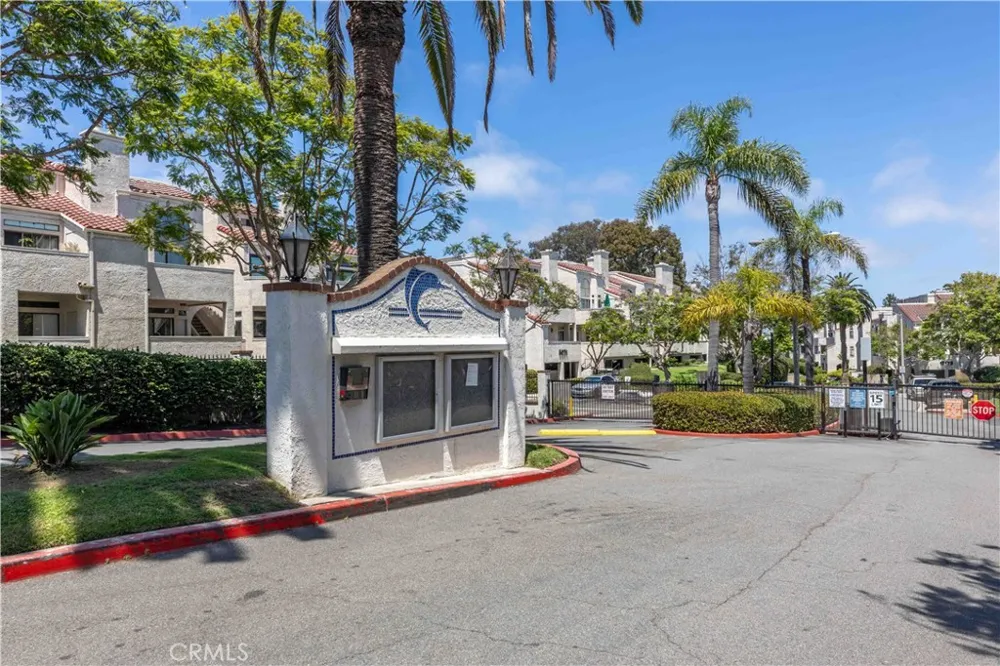 17151 Corbina Huntington Beach, CA 92649