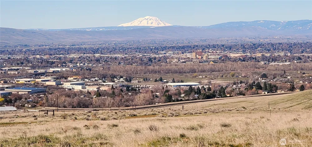 351 Kristi Lane Yakima, WA 98901