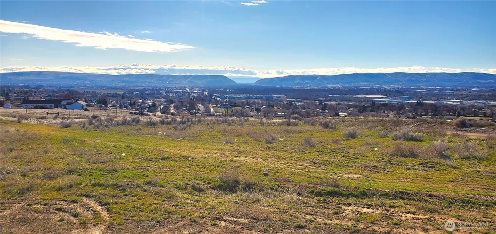 351 Kristi Lane Yakima, WA 98901