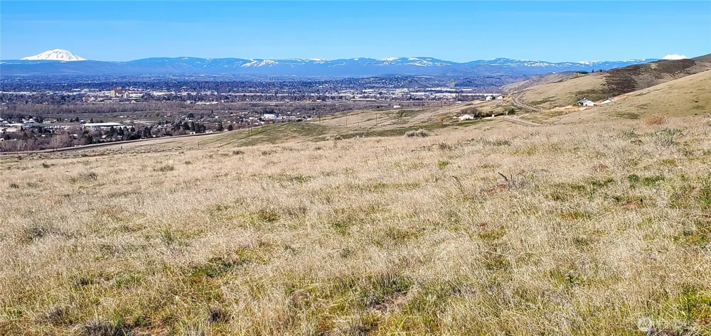 351 Kristi Lane Yakima, WA 98901