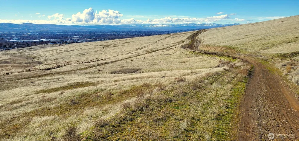 351 Kristi Lane Yakima, WA 98901