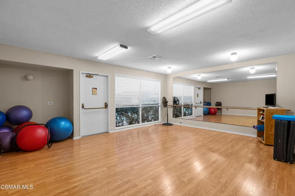 286 Oakleaf Drive #37 Thousand Oaks, CA 91360