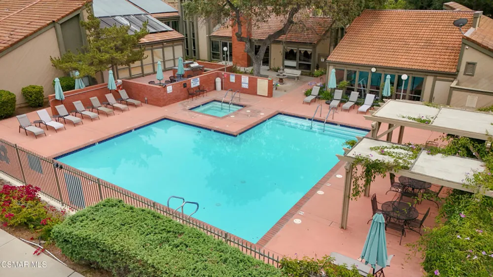 286 Oakleaf Drive #37 Thousand Oaks, CA 91360