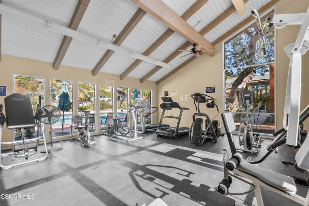 286 Oakleaf Drive #37 Thousand Oaks, CA 91360