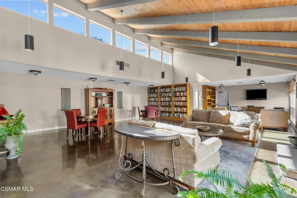 286 Oakleaf Drive #37 Thousand Oaks, CA 91360