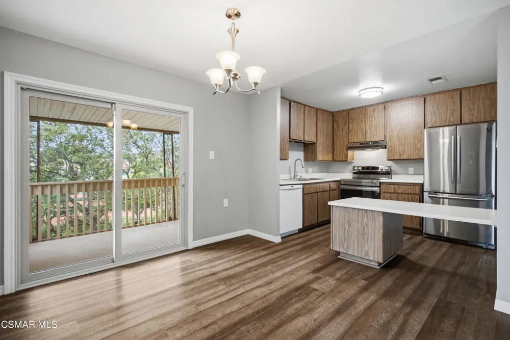 286 Oakleaf Drive #37 Thousand Oaks, CA 91360