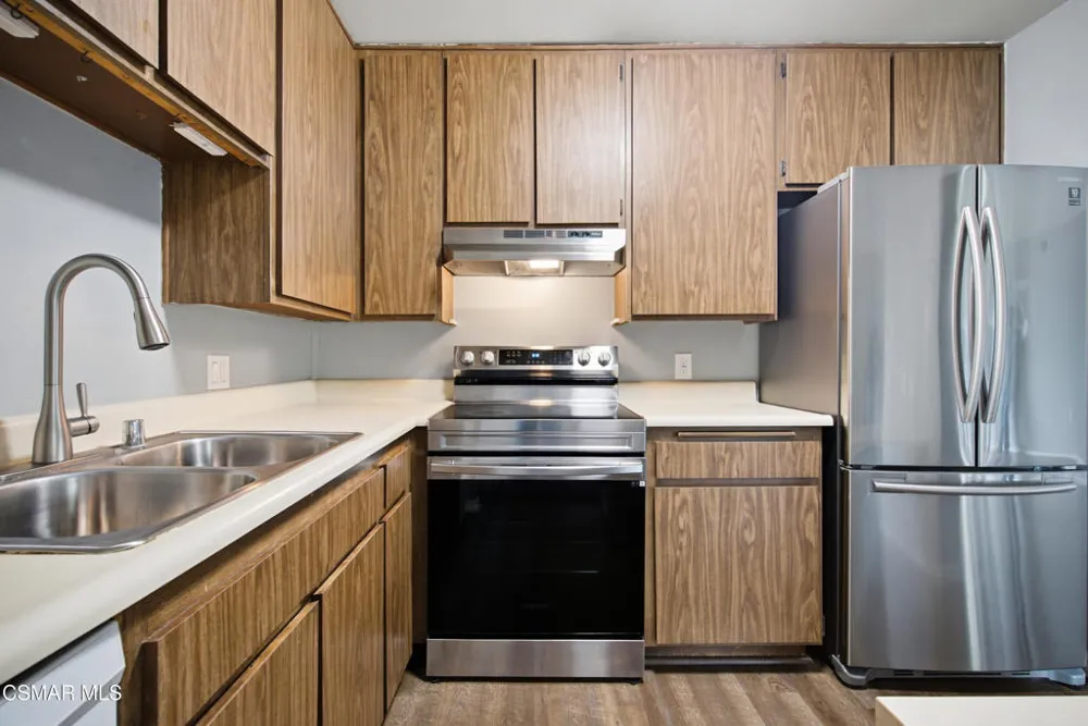 286 Oakleaf Drive #37 Thousand Oaks, CA 91360
