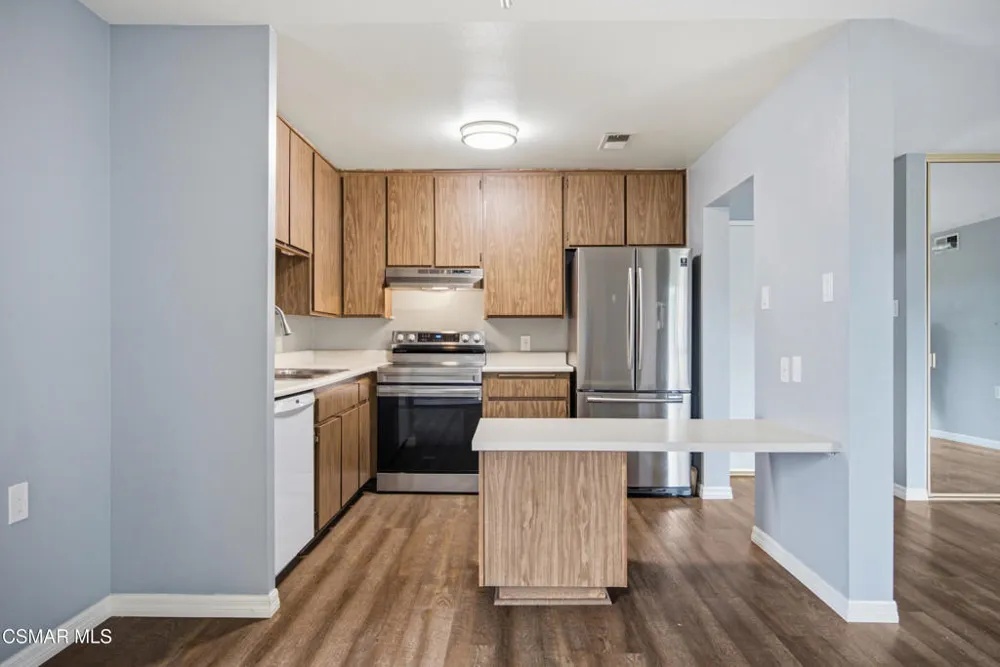286 Oakleaf Drive #37 Thousand Oaks, CA 91360
