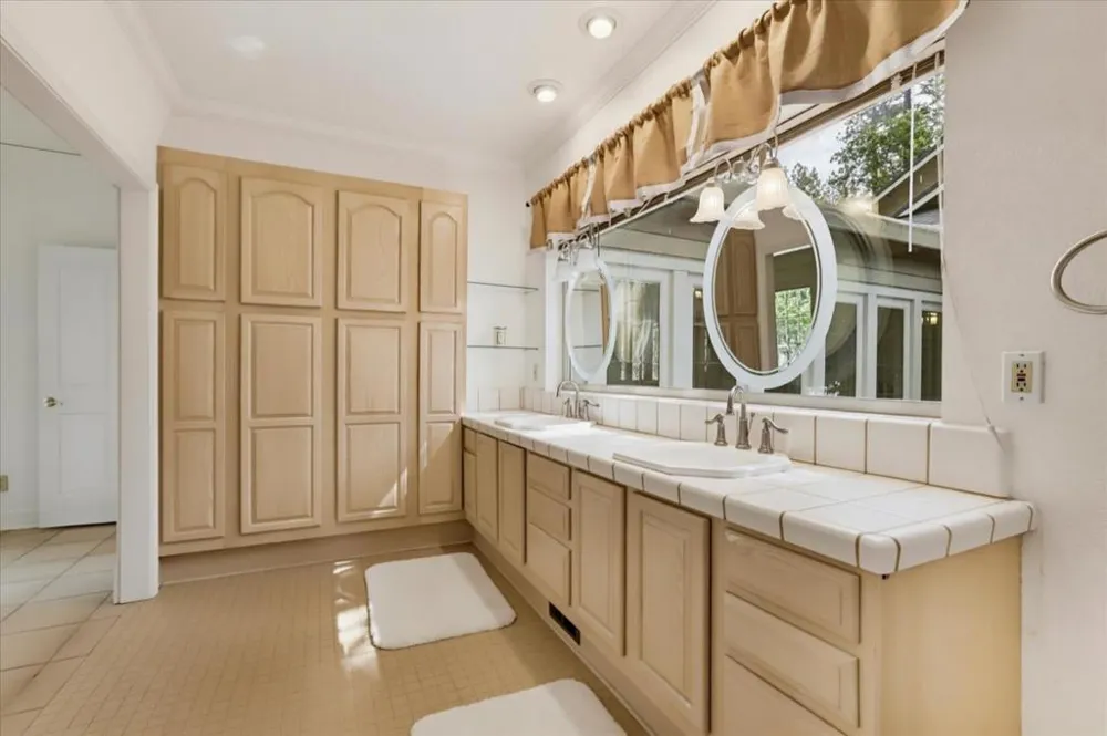 11021 Norager Way Grass Valley, CA 95949