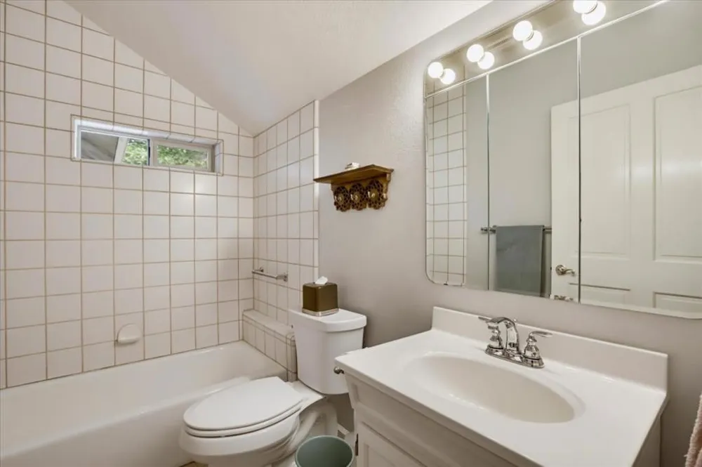 11021 Norager Way Grass Valley, CA 95949