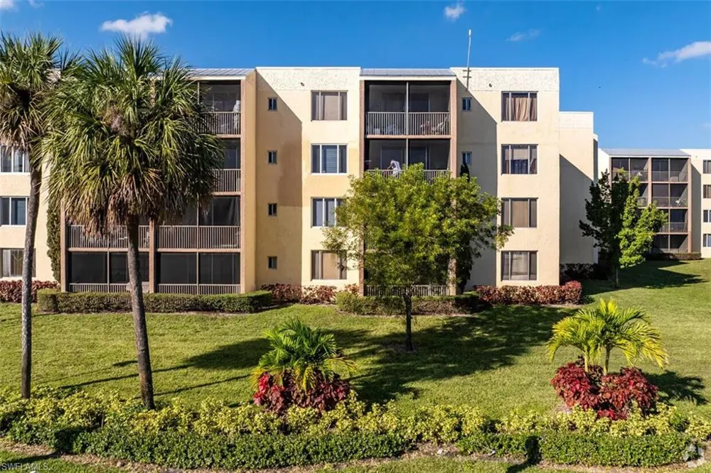 2831 Somerset Drive #B109 Lauderdale Lakes, FL 33341