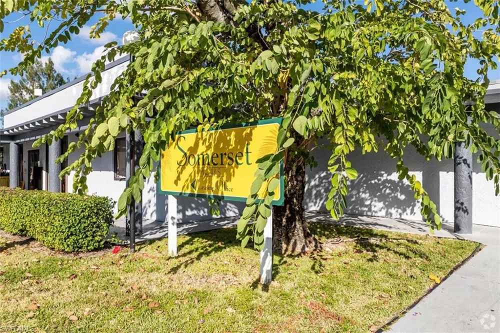 2831 Somerset Drive #B109 Lauderdale Lakes, FL 33341
