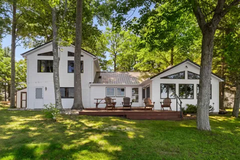 4871 Lakeview Drive