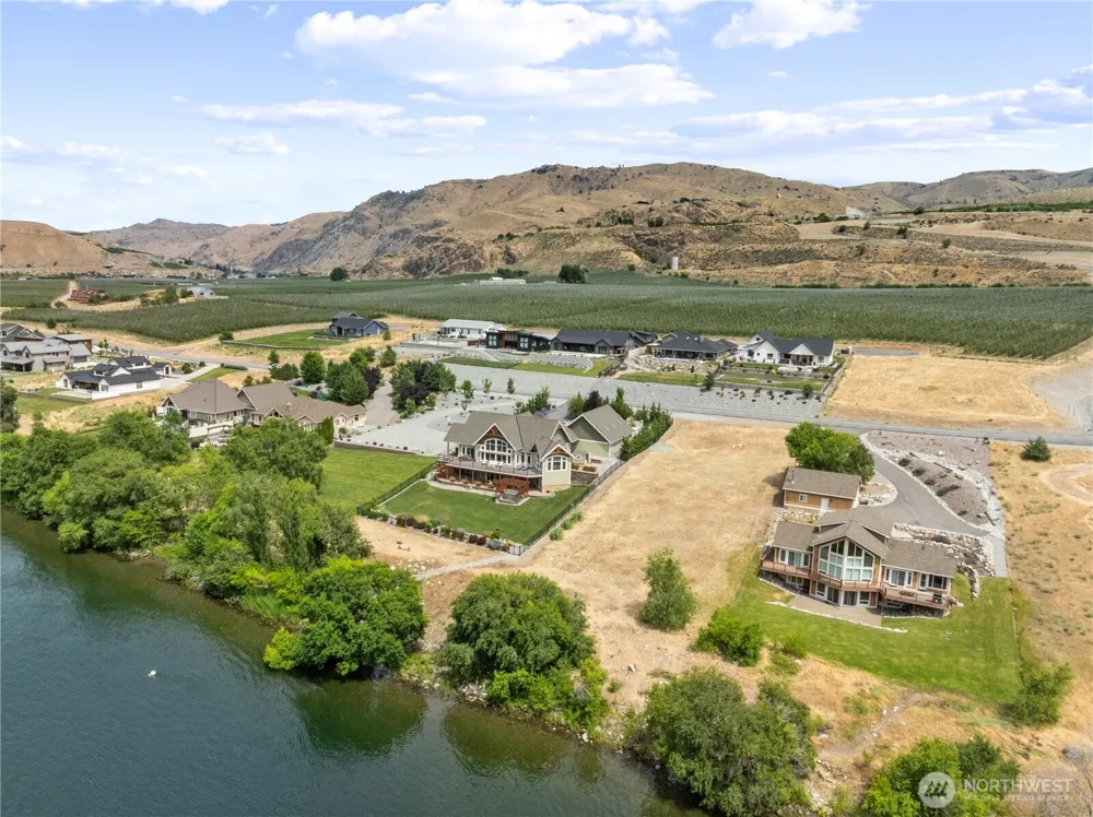 27 Shore Drive Orondo, WA 98843
