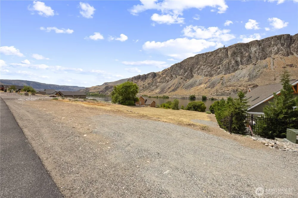 27 Shore Drive Orondo, WA 98843