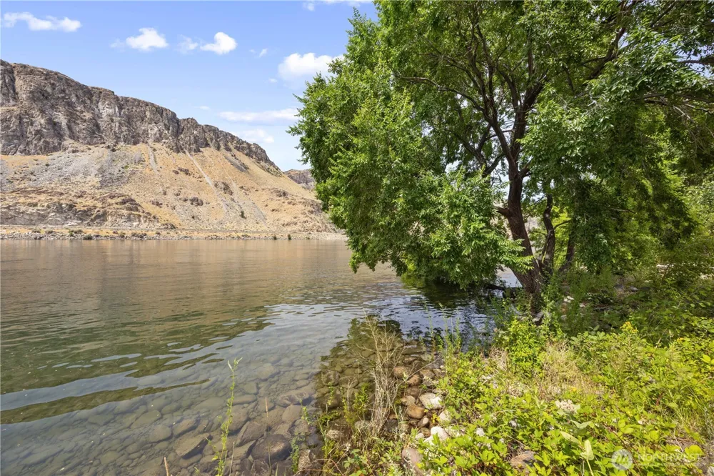 27 Shore Drive Orondo, WA 98843