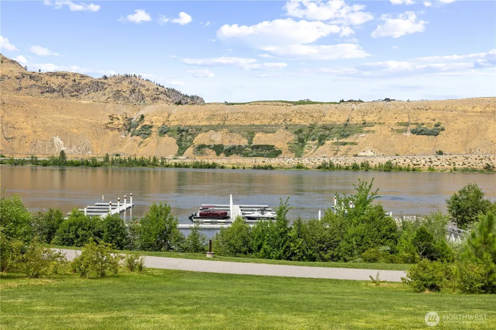 27 Shore Drive Orondo, WA 98843