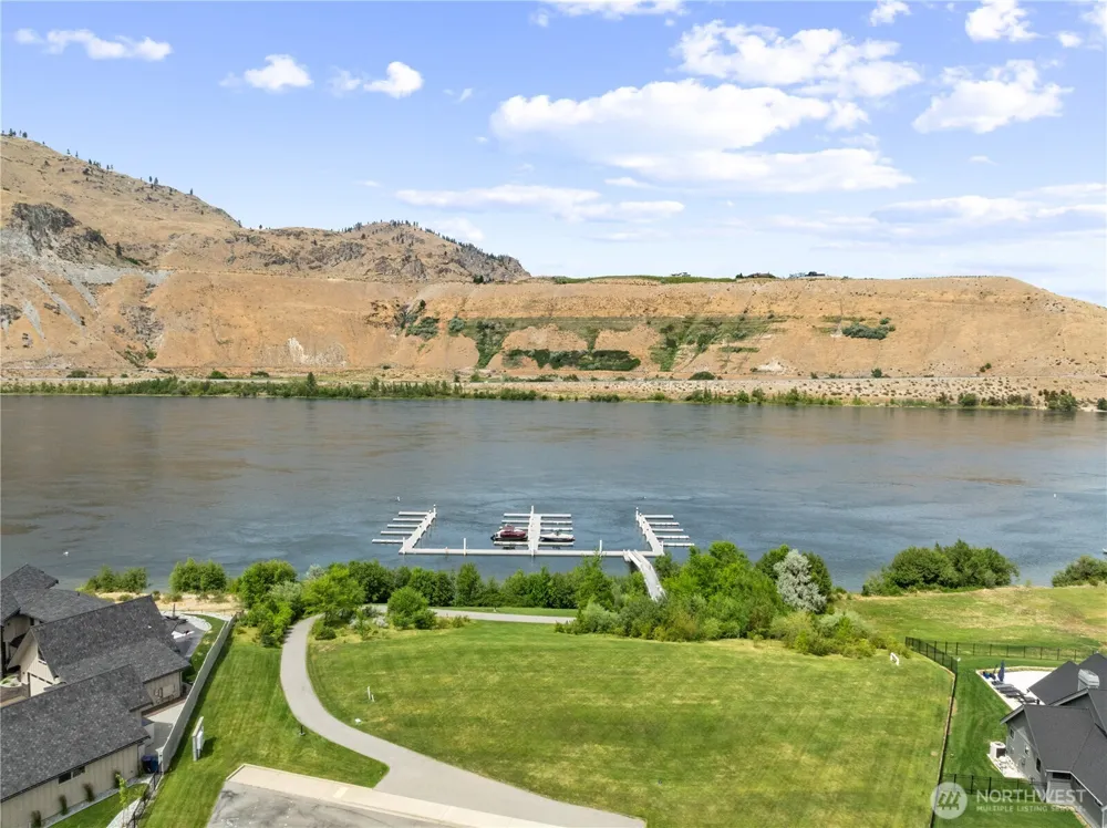 27 Shore Drive Orondo, WA 98843