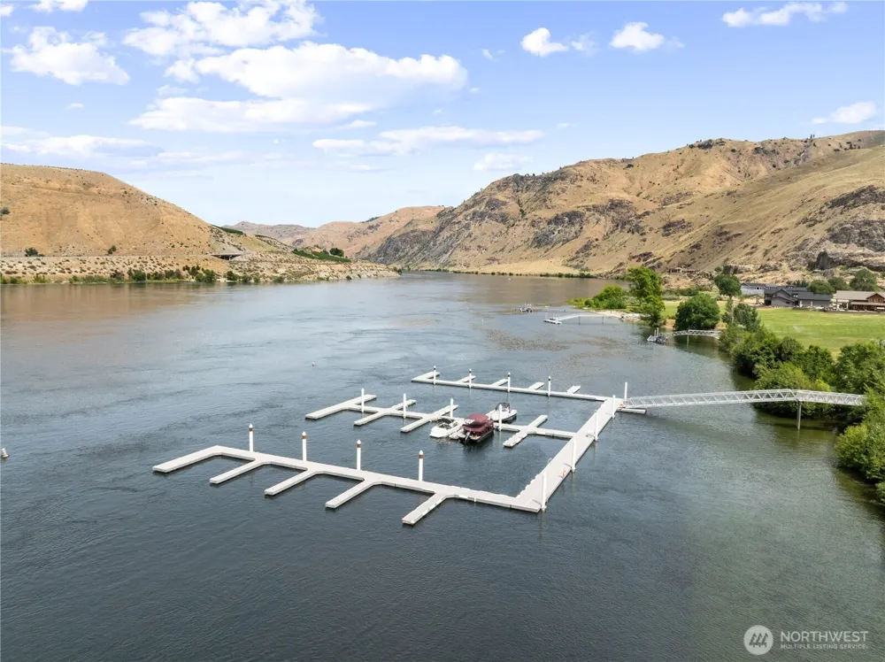 27 Shore Drive Orondo, WA 98843