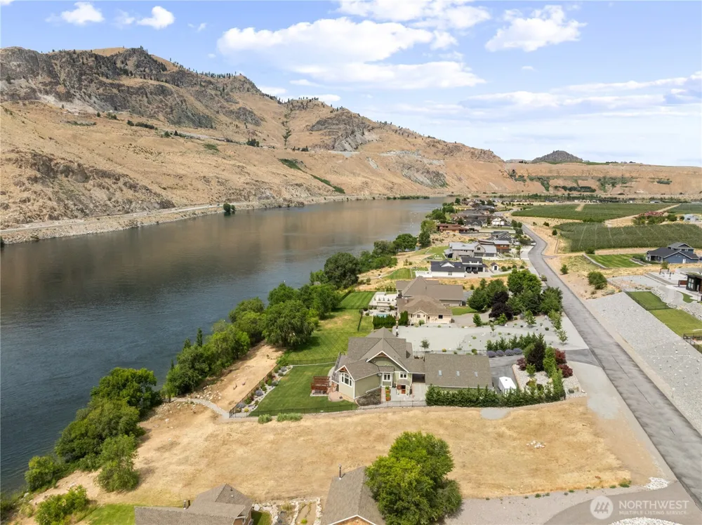 27 Shore Drive Orondo, WA 98843