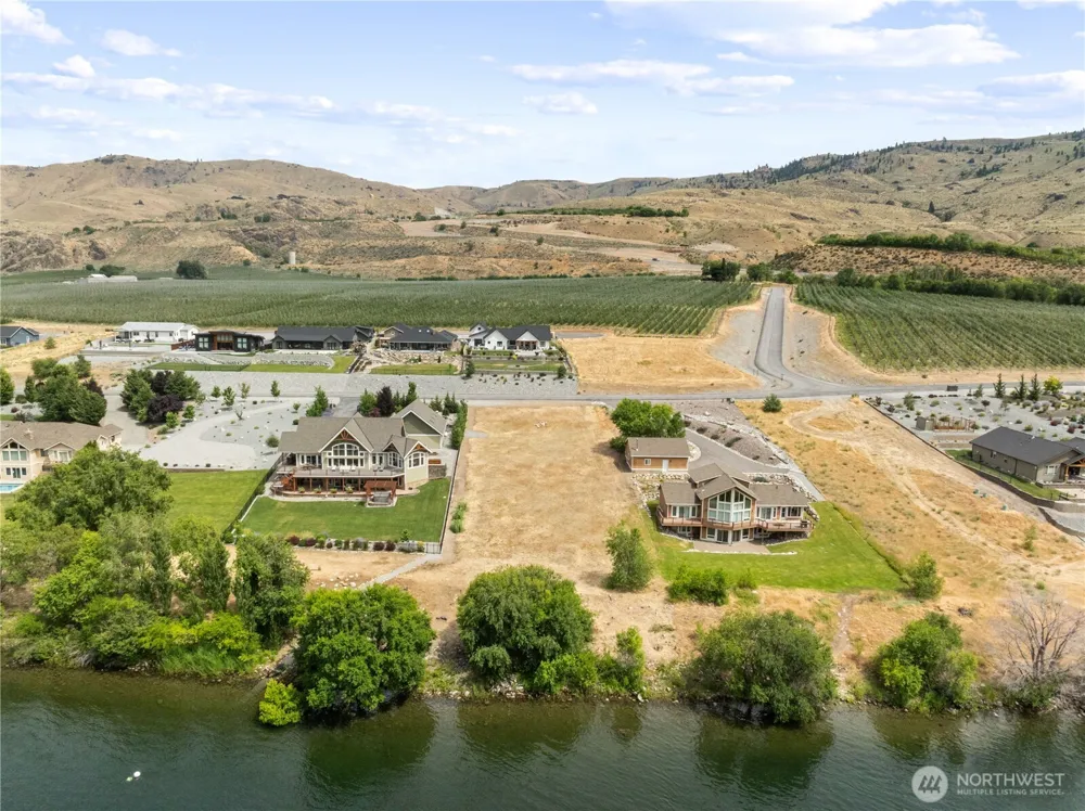 27 Shore Drive Orondo, WA 98843