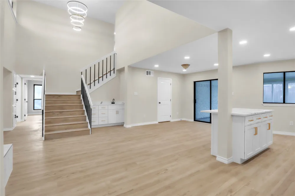 600 Flintridge Court Irving, TX 75038