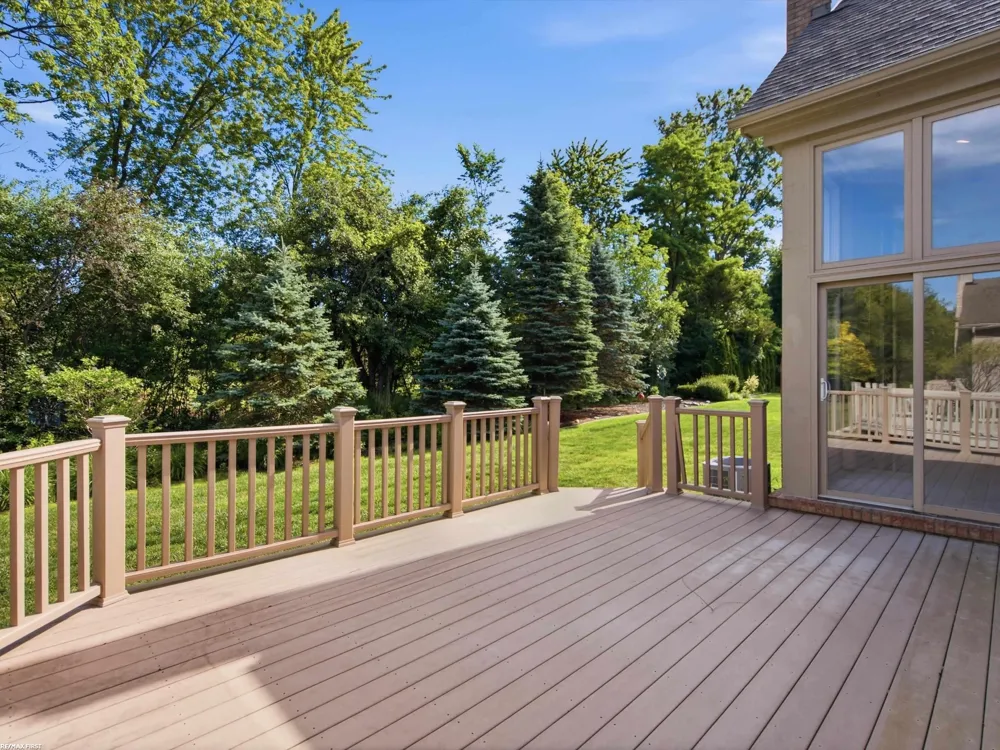 6737 Copper Creek Drive Washington Township, MI 48094