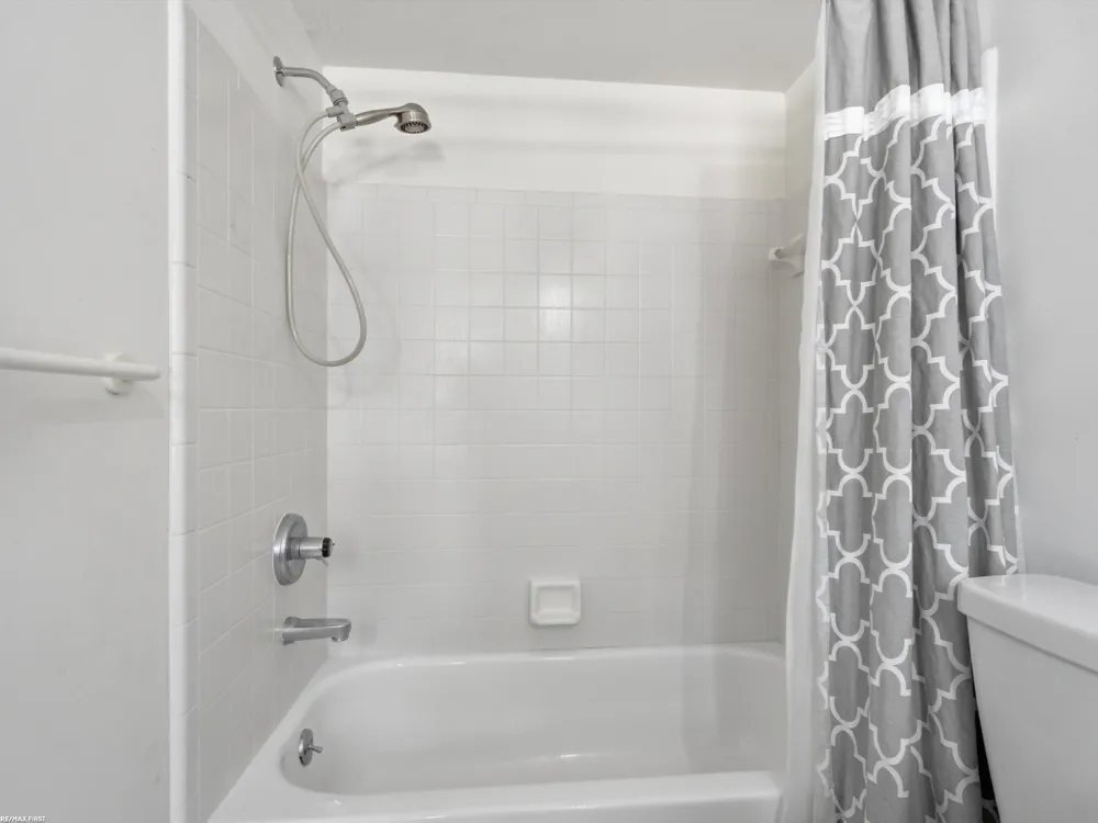 6737 Copper Creek Drive Washington Township, MI 48094
