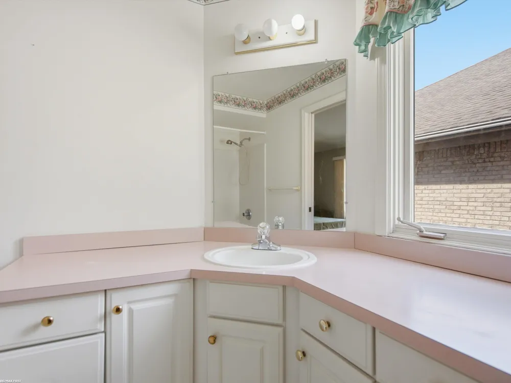 6737 Copper Creek Drive Washington Township, MI 48094