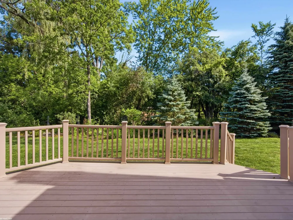 6737 Copper Creek Drive Washington Township, MI 48094