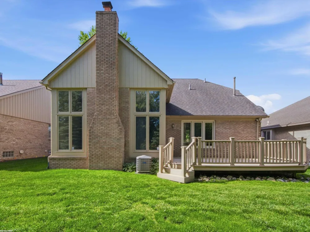 6737 Copper Creek Drive Washington Township, MI 48094