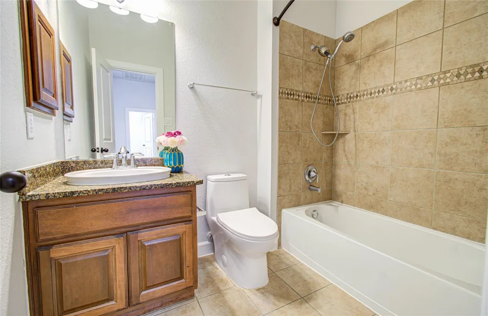 814 Hollington Way Sugar Land, TX 77479