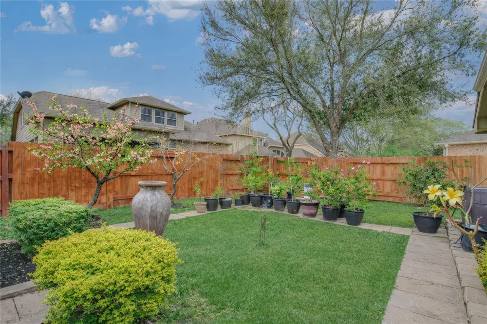 814 Hollington Way Sugar Land, TX 77479