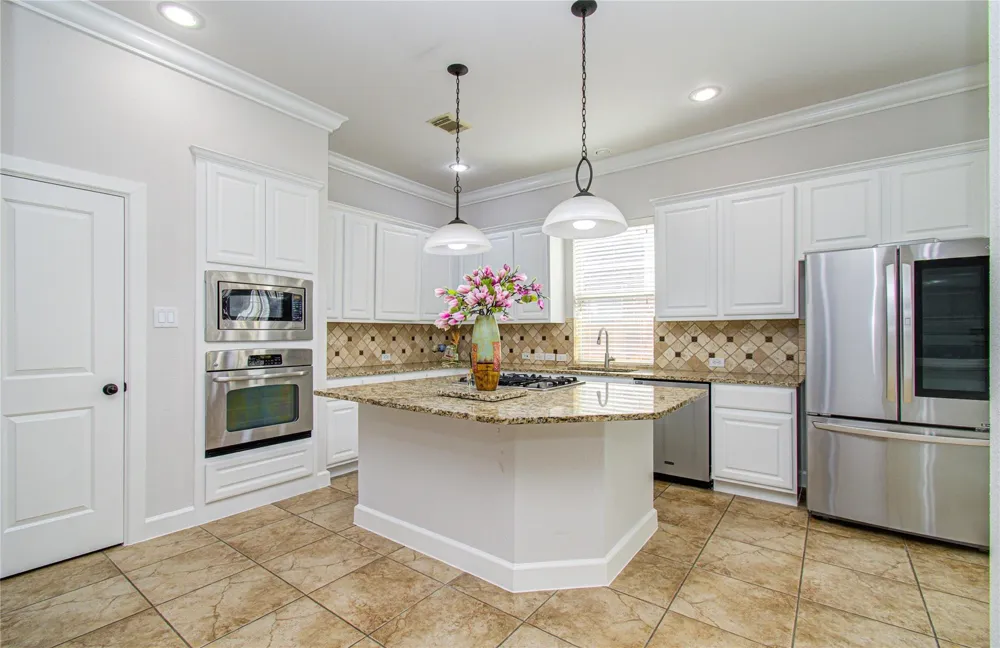814 Hollington Way Sugar Land, TX 77479