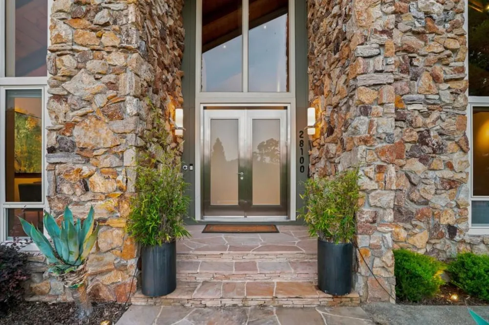 28100 Story Hill Lane Los Altos Hills, CA 94022
