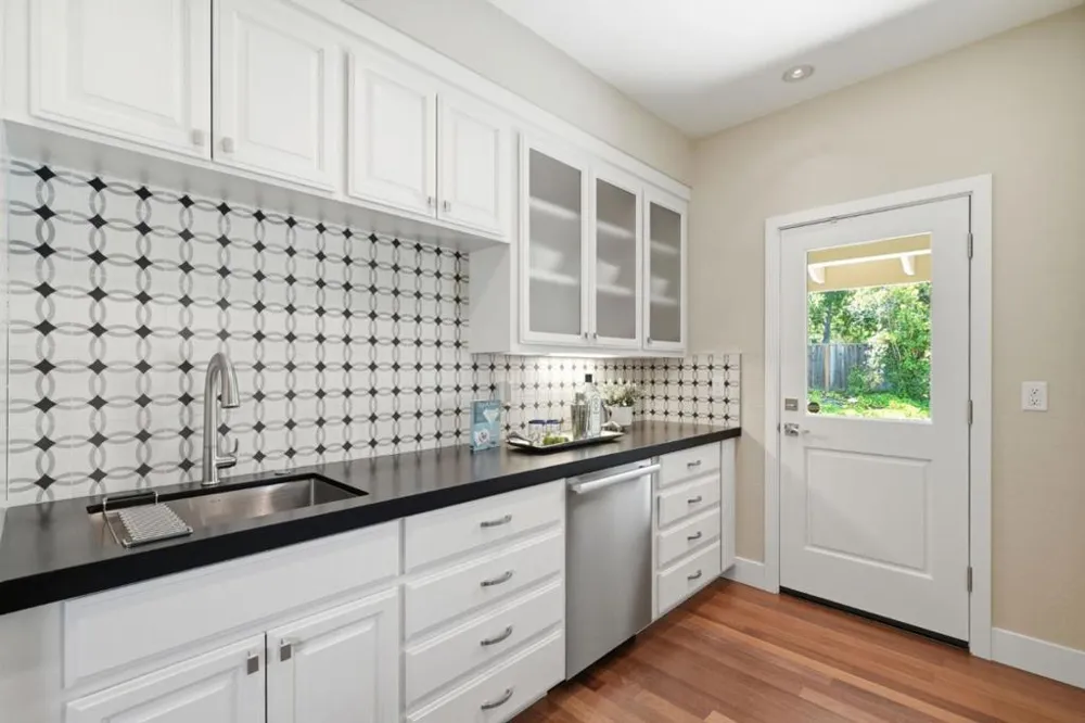 28100 Story Hill Lane Los Altos Hills, CA 94022