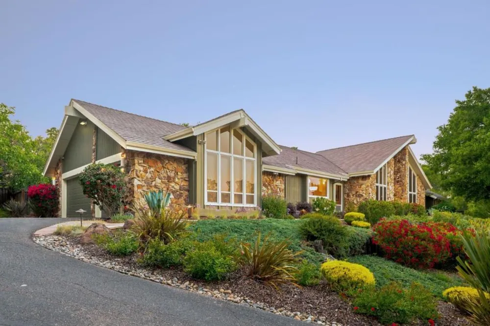 28100 Story Hill Lane Los Altos Hills, CA 94022