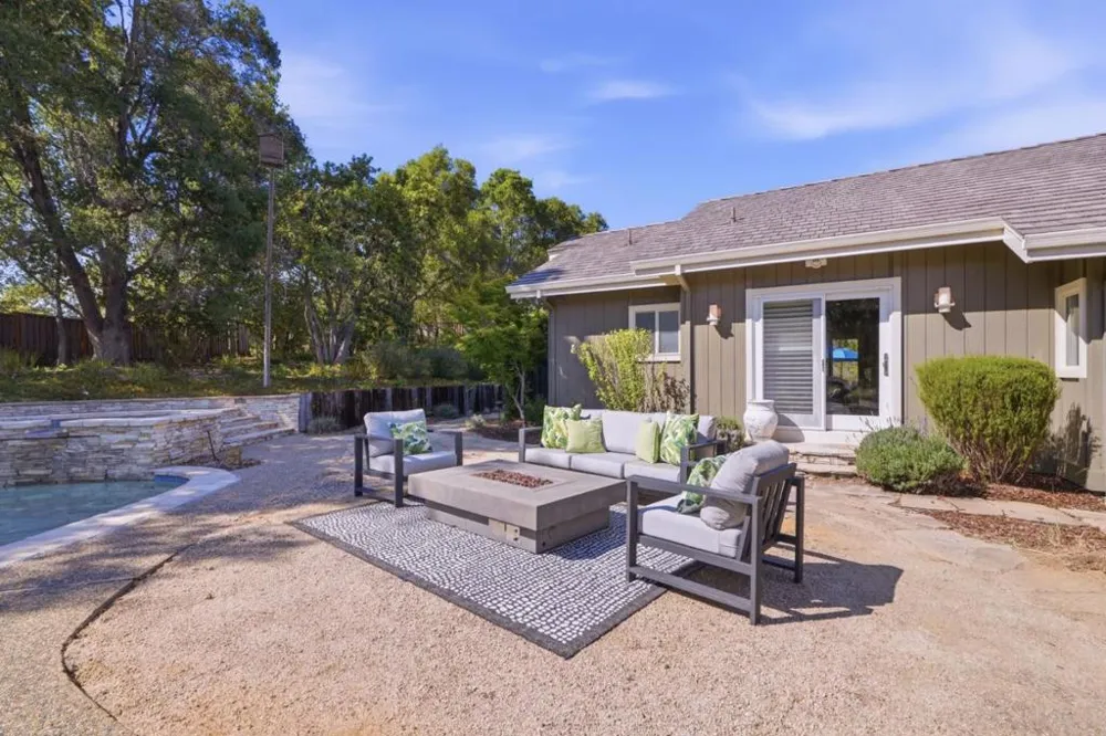 28100 Story Hill Lane Los Altos Hills, CA 94022