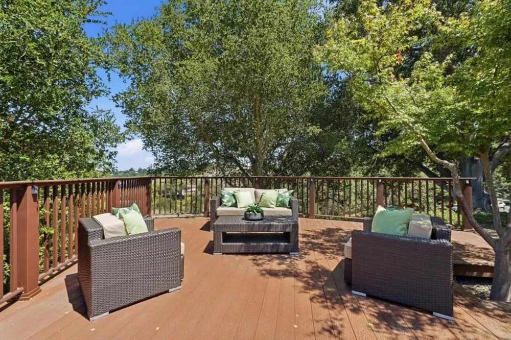 28100 Story Hill Lane Los Altos Hills, CA 94022