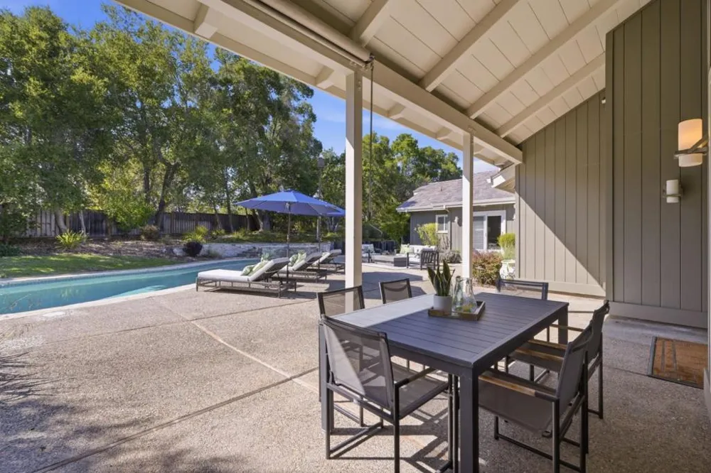 28100 Story Hill Lane Los Altos Hills, CA 94022